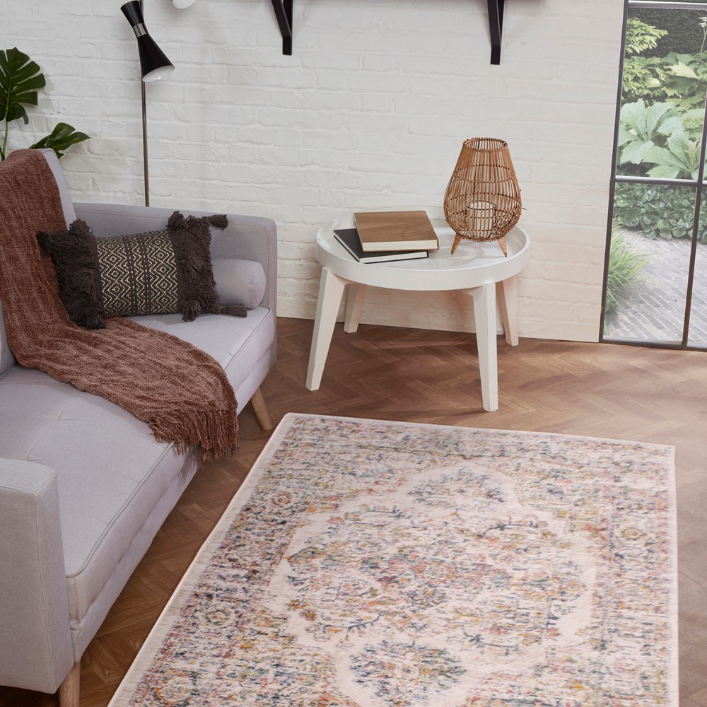 Nova 9207 Traditional Rugs in Cream White